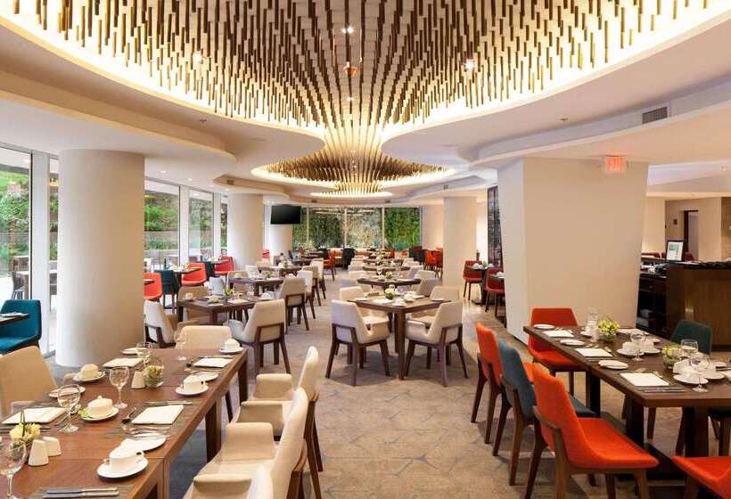 Radisson Hotel Santa Cruz