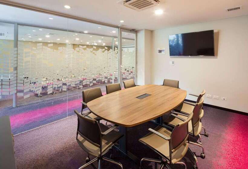 Radisson Hotel Santa Cruz