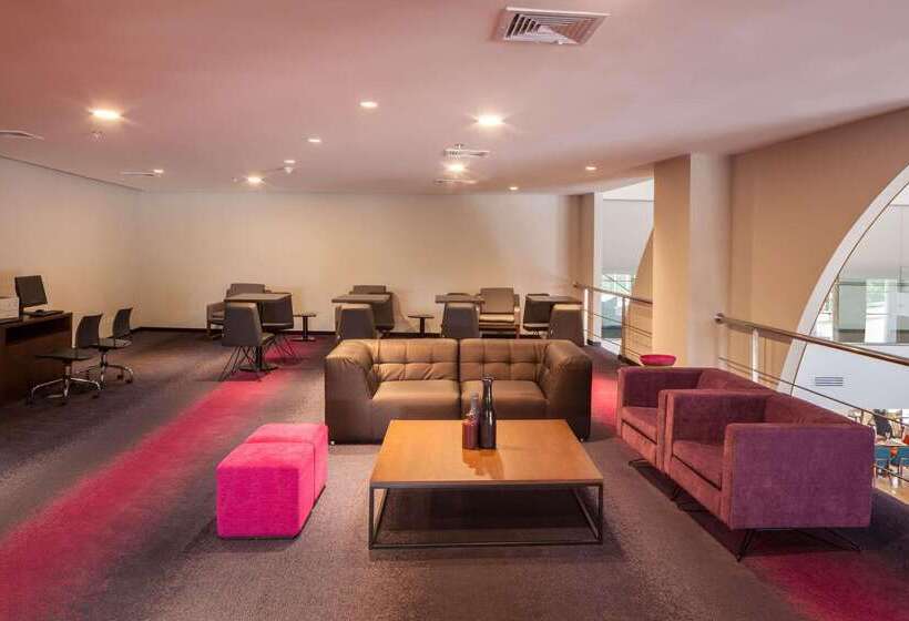 Radisson Hotel Santa Cruz