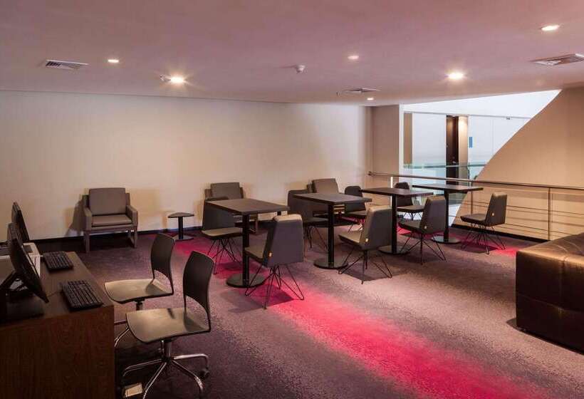 Radisson Hotel Santa Cruz