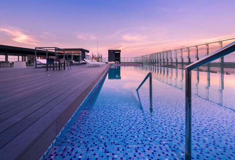 Radisson Hotel Santa Cruz