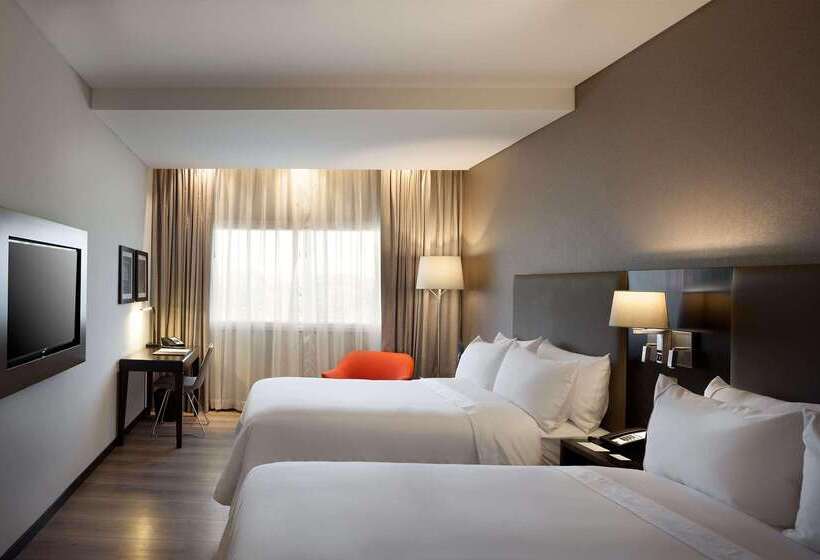 Radisson Hotel Santa Cruz