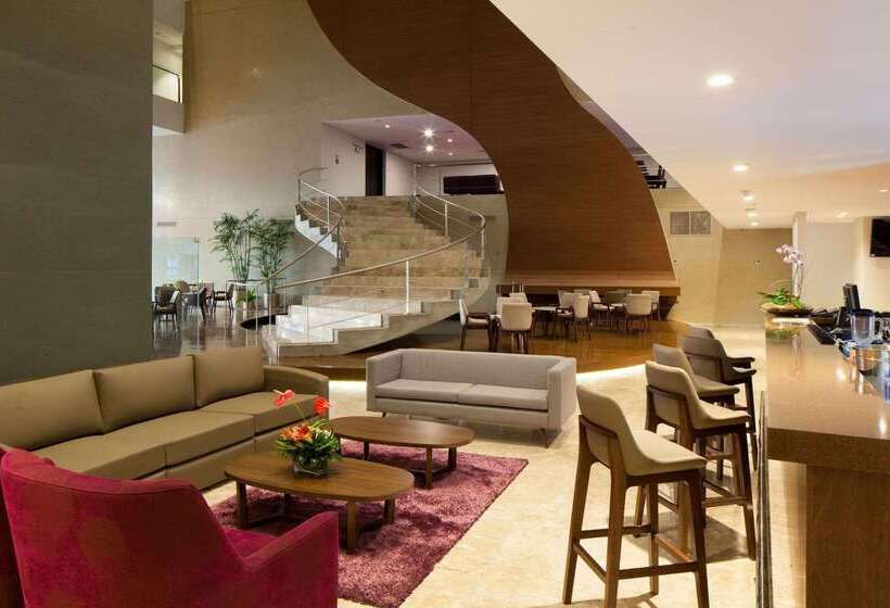 Radisson Hotel Santa Cruz