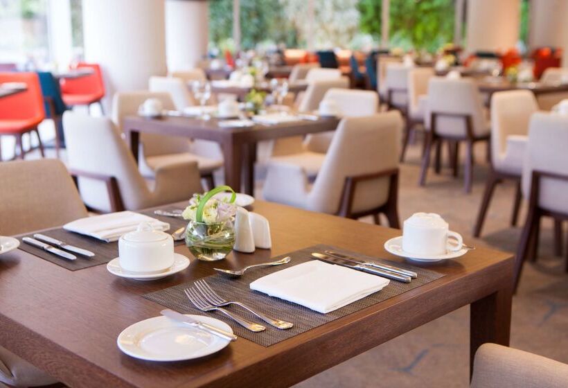 Radisson Hotel Santa Cruz