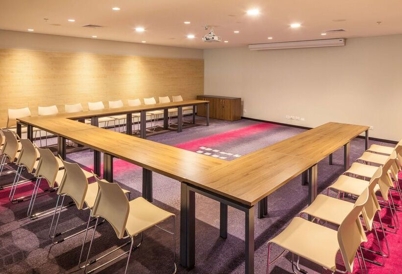 Radisson Hotel Santa Cruz