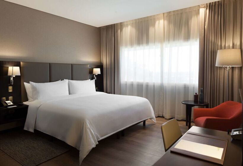 Radisson Hotel Santa Cruz