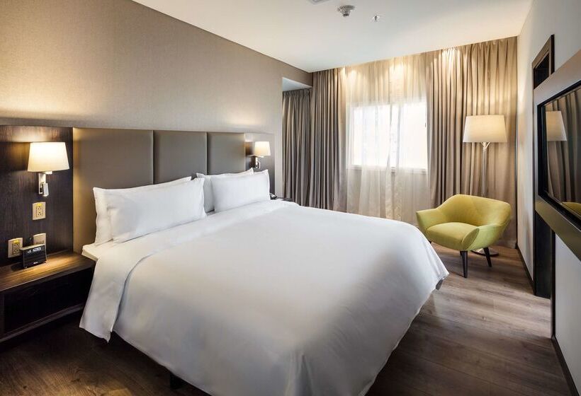 Radisson Hotel Santa Cruz