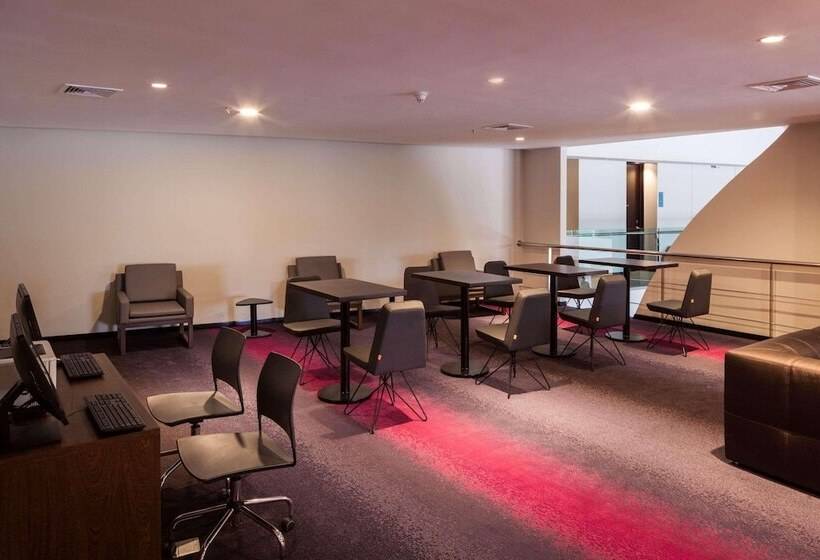 Radisson Hotel Santa Cruz