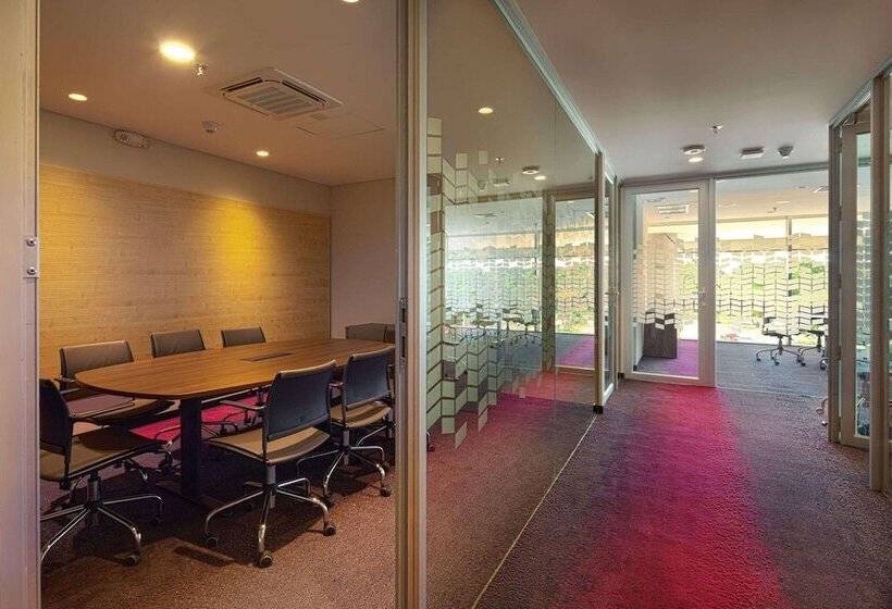 Radisson Hotel Santa Cruz