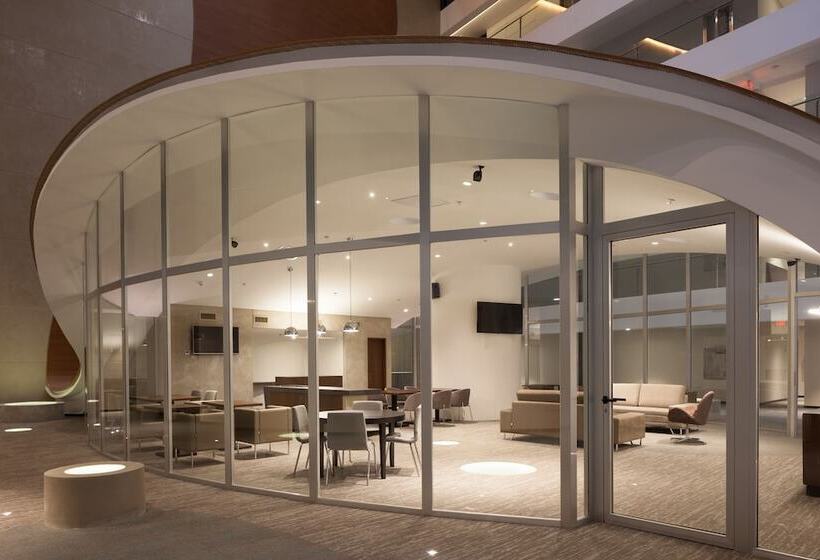 Radisson Hotel Santa Cruz