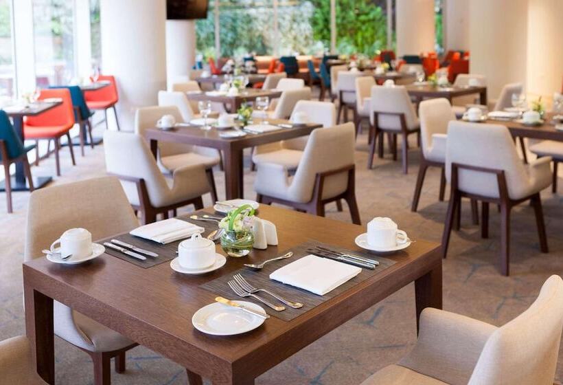 Radisson Hotel Santa Cruz