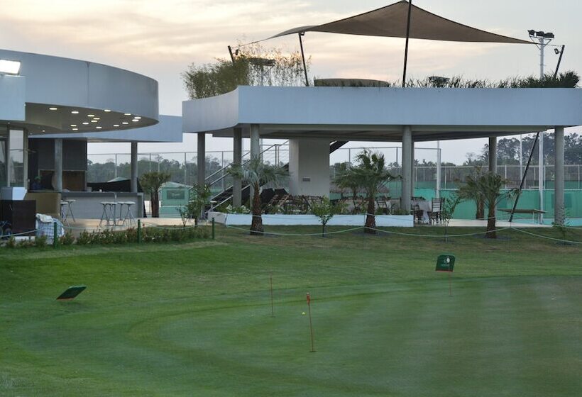 Radisson Hotel Santa Cruz