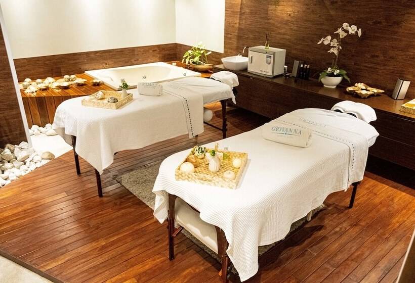 Radisson Hotel Santa Cruz