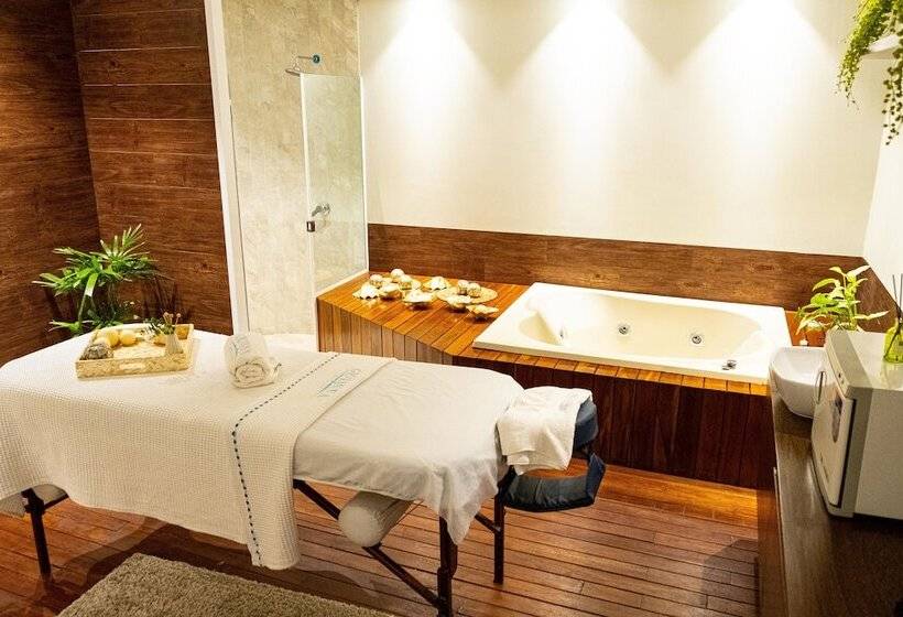 Radisson Hotel Santa Cruz