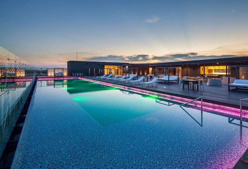 Radisson Hotel Santa Cruz