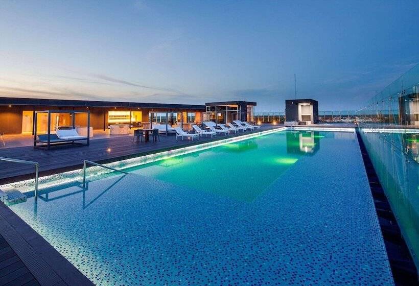 Radisson Hotel Santa Cruz