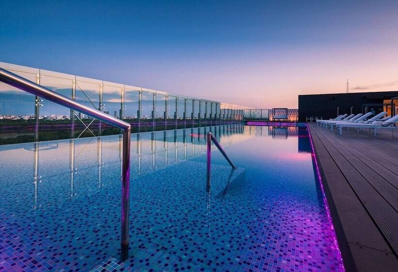 Radisson Hotel Santa Cruz