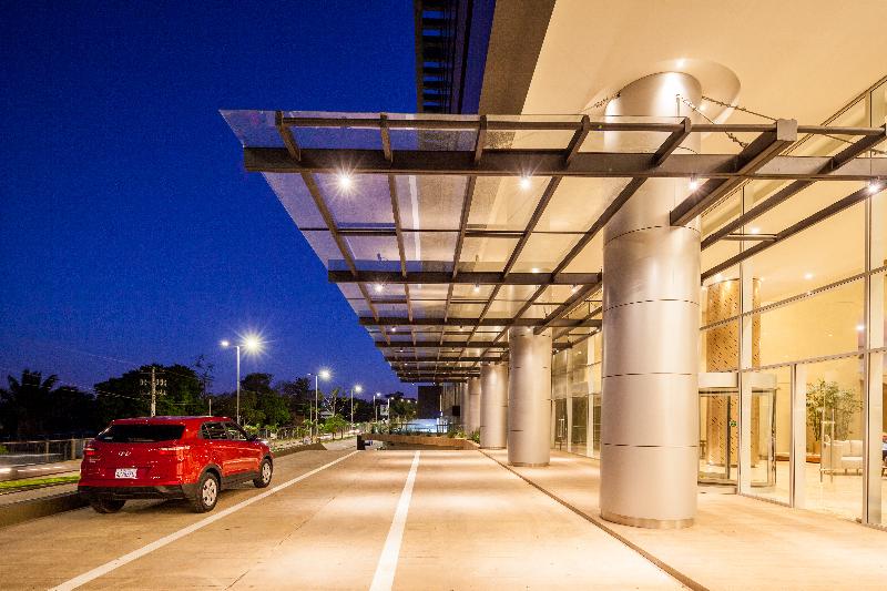 Radisson Hotel Santa Cruz