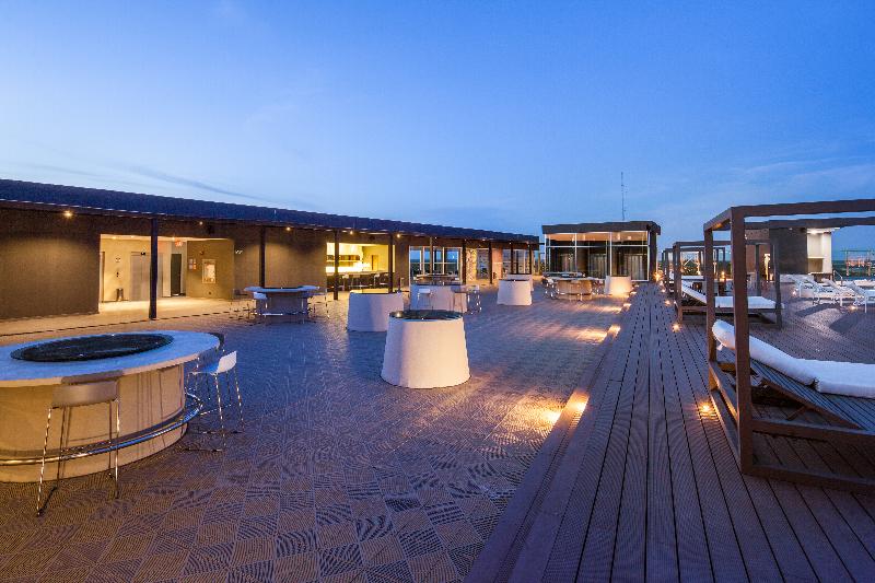 Radisson Hotel Santa Cruz