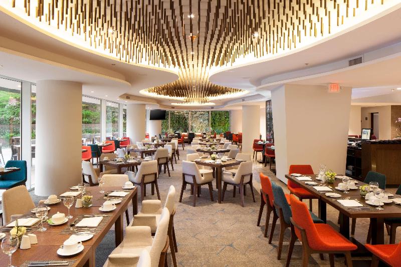 Radisson Hotel Santa Cruz