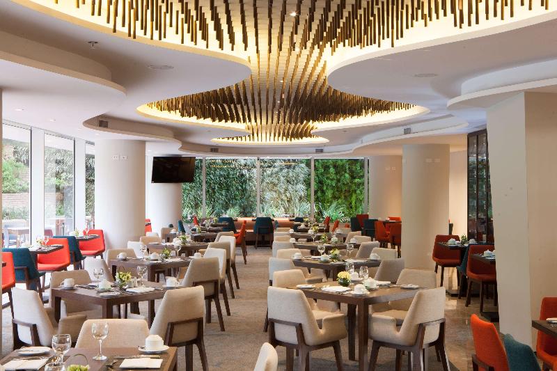 Radisson Hotel Santa Cruz