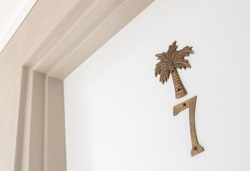 10 Hastings Street Motel