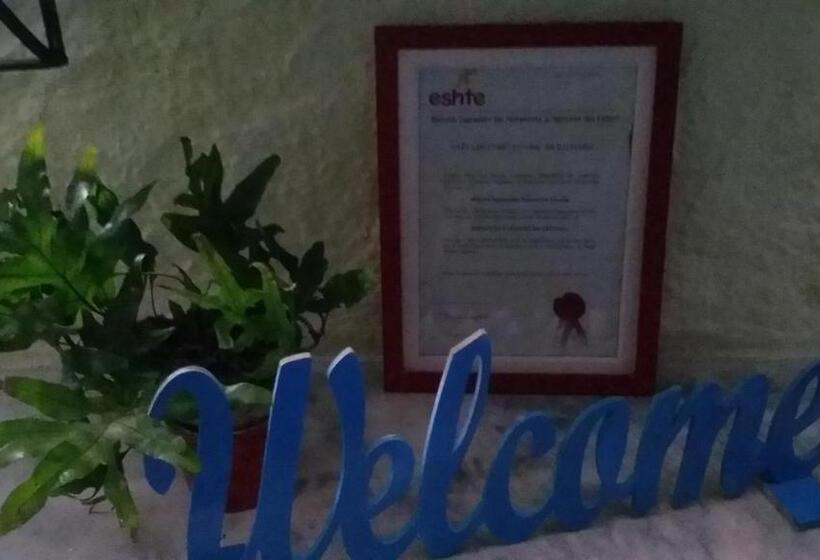 הוסטל Brumar Inn