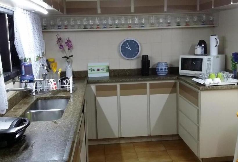 הוסטל Brumar Inn