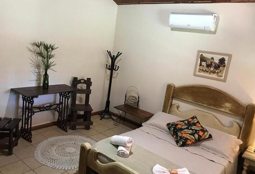 ユースホステル Estância Das Angolas   Inhotim