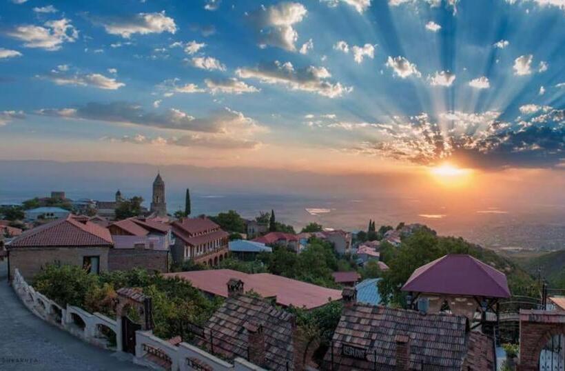 تختخواب و صبحانه Guest House Shota