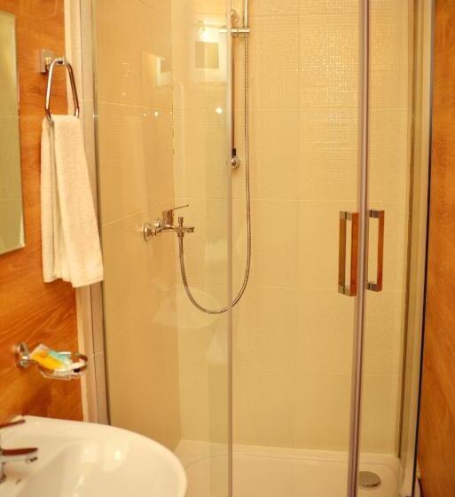 تختخواب و صبحانه Sapar Budget