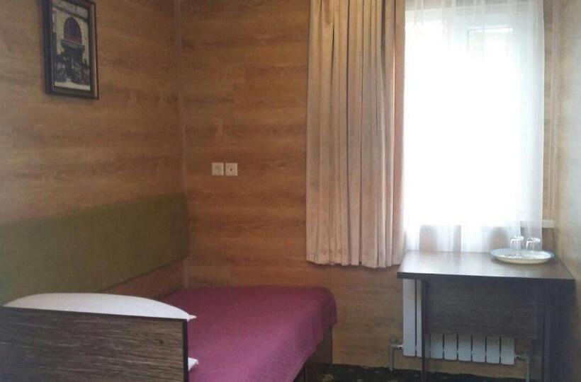 تختخواب و صبحانه Sapar Budget