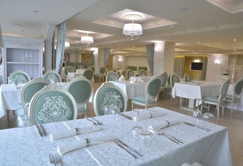 هتل Bristol Central Park