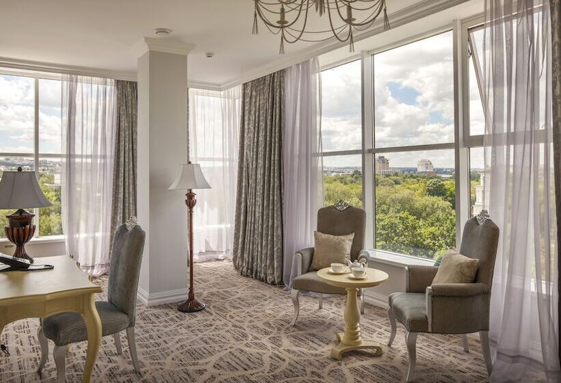 هتل Bristol Central Park