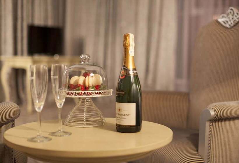 هتل Bristol Central Park