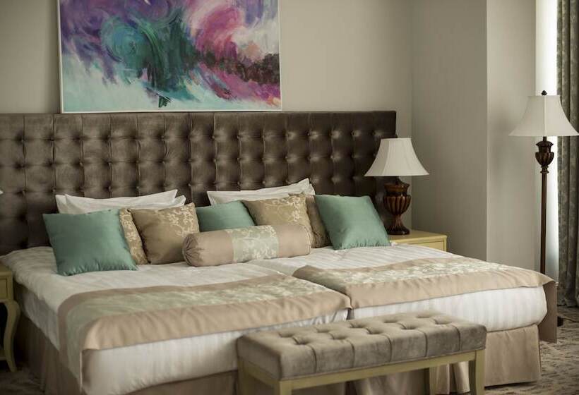 هتل Bristol Central Park