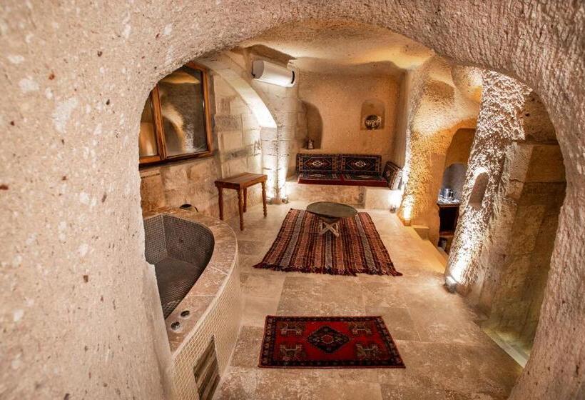 Caldera Cave Hotel & Restaurant