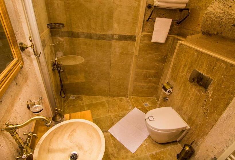 Caldera Cave Hotel & Restaurant