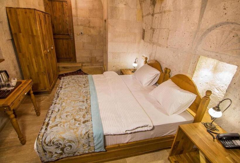 Caldera Cave Hotel & Restaurant