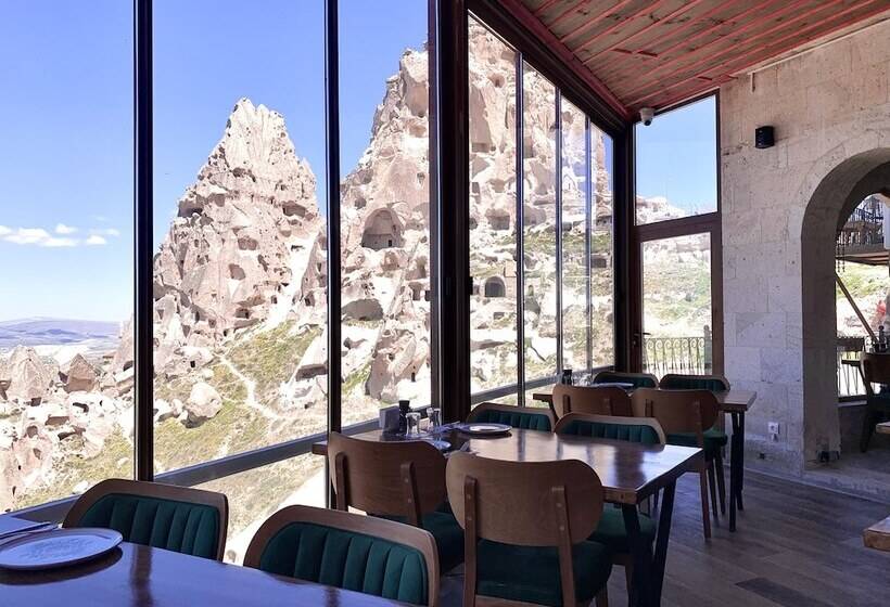 Caldera Cave Hotel & Restaurant