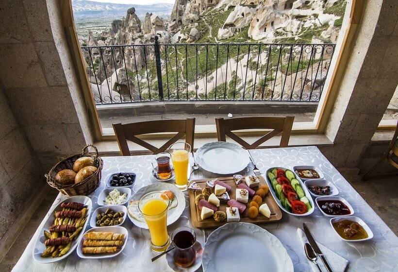 Caldera Cave Hotel & Restaurant