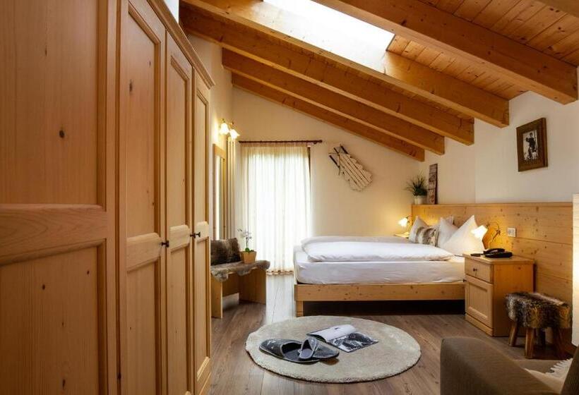 בית מלון כפרי Chalet Giasenei