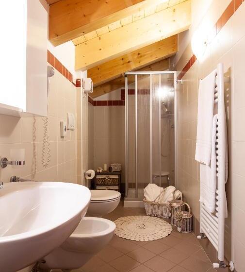 בית מלון כפרי Chalet Giasenei