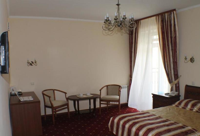 Hotel Complex Versailles