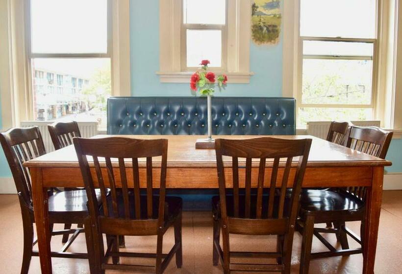 호텔 Green Tortoise Hostel Seattle