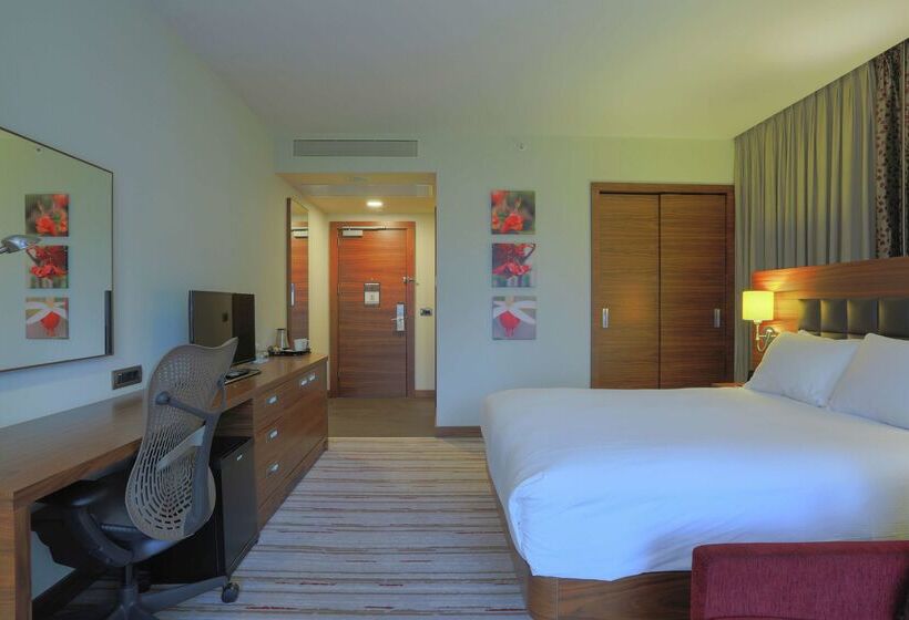 בית מלון כפרי Hilton Garden Inn Eskisehir