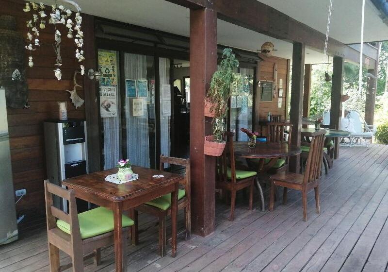 فندق Kenaki Lodge