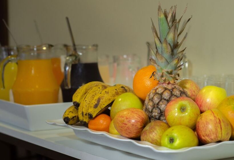 Отель Marechal Plaza