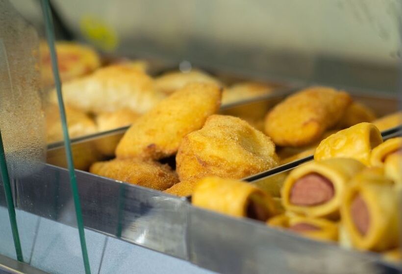 Отель Marechal Plaza