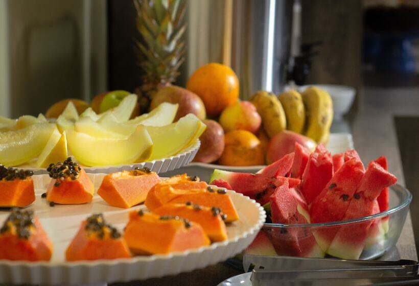 Отель Marechal Plaza